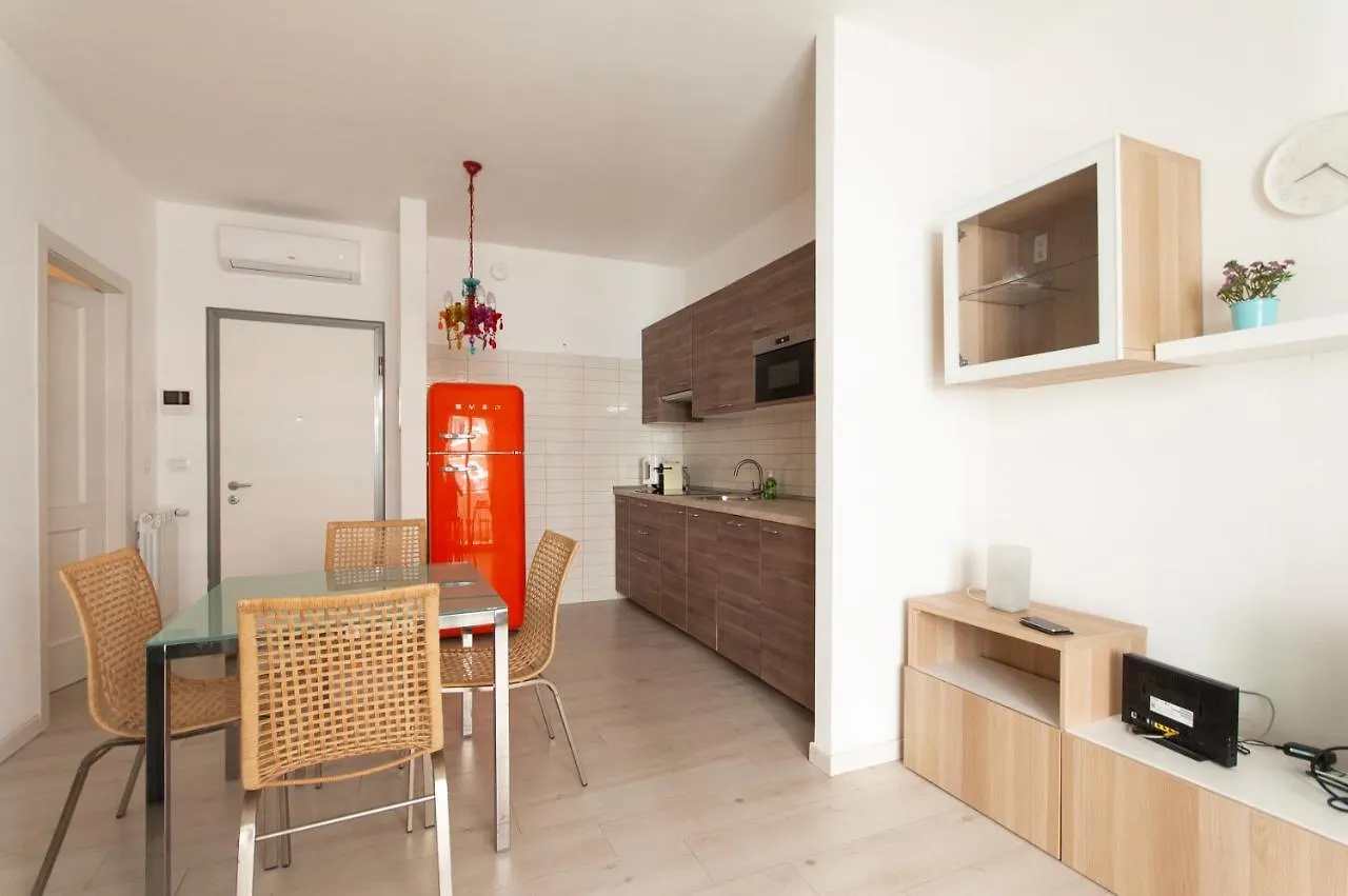 Youhosty - Pirelli 28 Milan Apartment